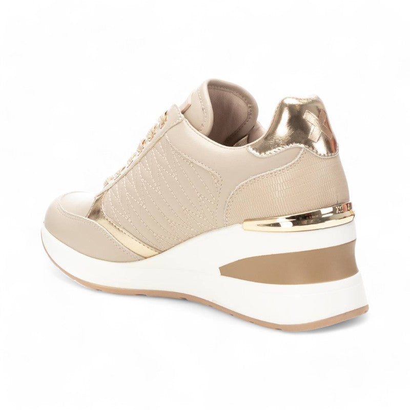SNEAKER CUÑA ACOLCHADO BEIGE 143071