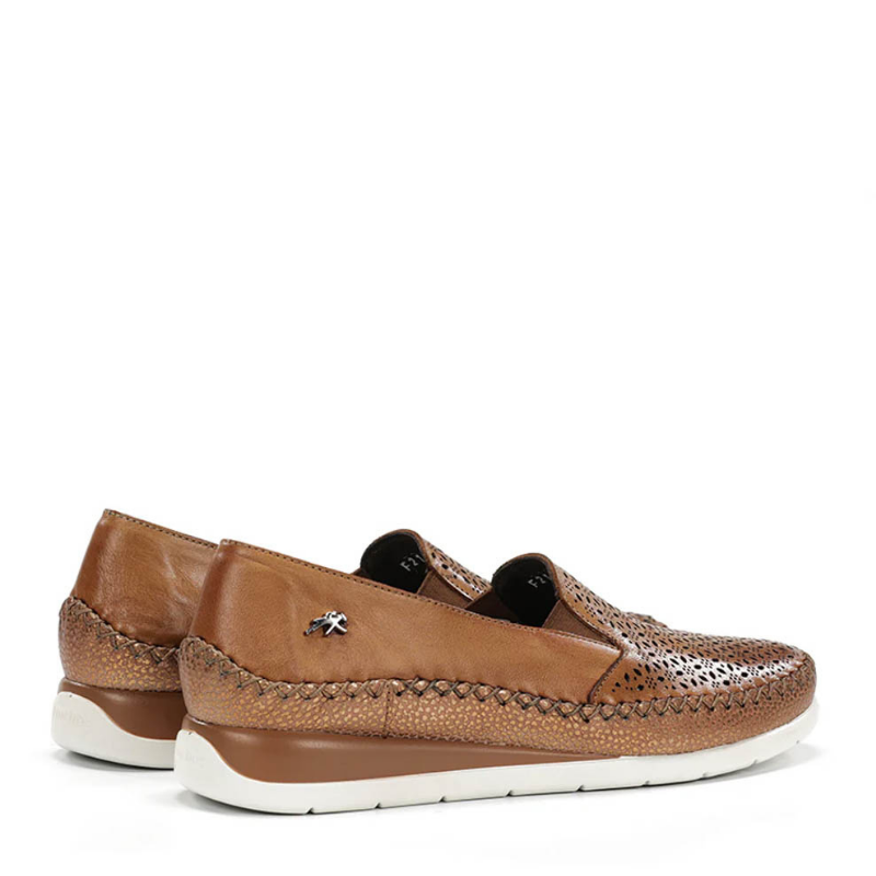 MOCASIN COPETE CALADO CUERO F2144