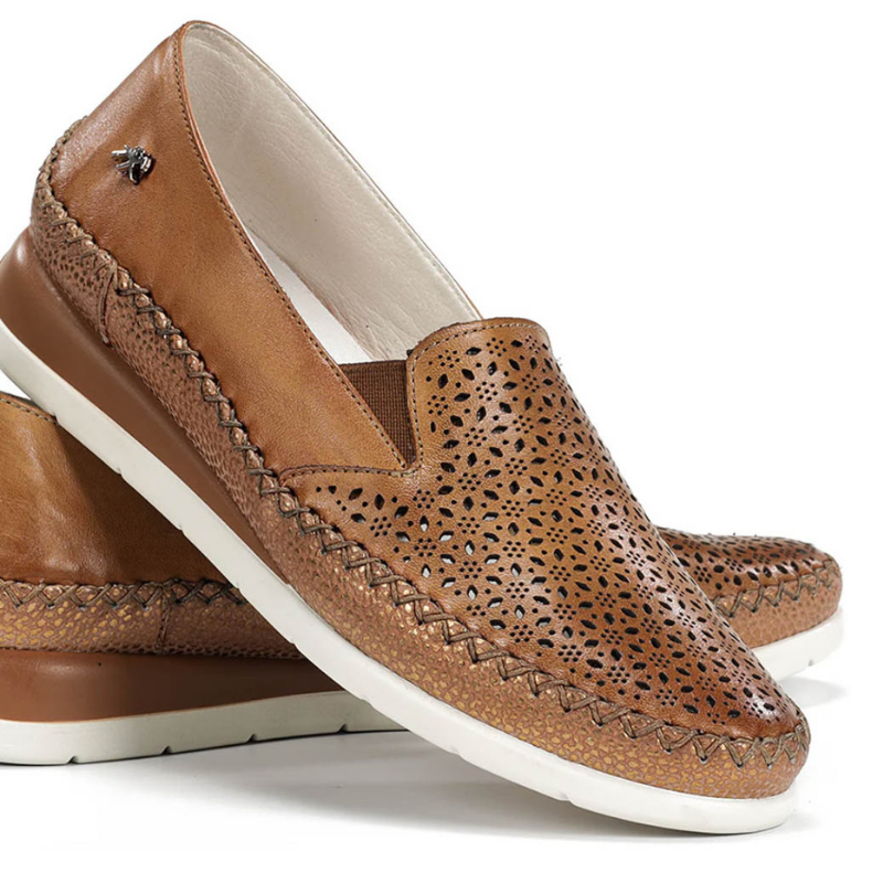 MOCASIN COPETE CALADO CUERO F2144