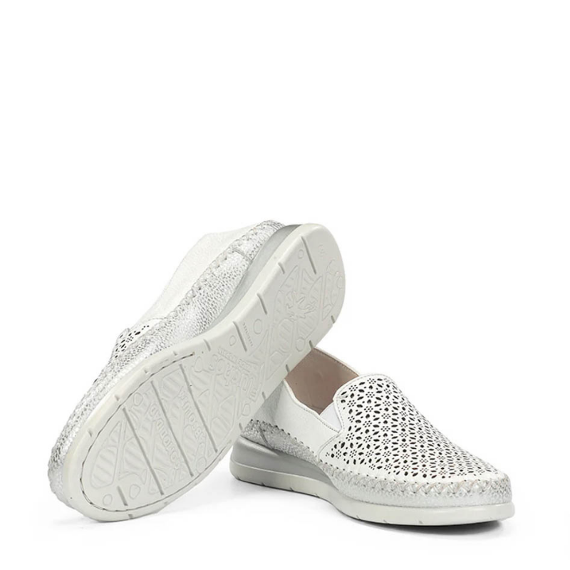 MOCASIN COPETE CALADO BLANCO F2144