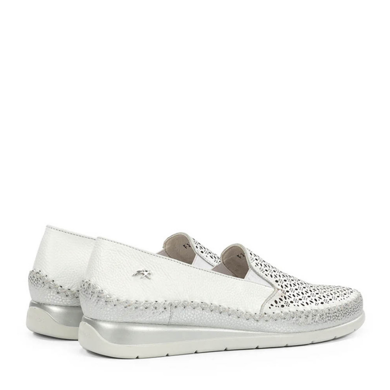 MOCASIN COPETE CALADO BLANCO F2144