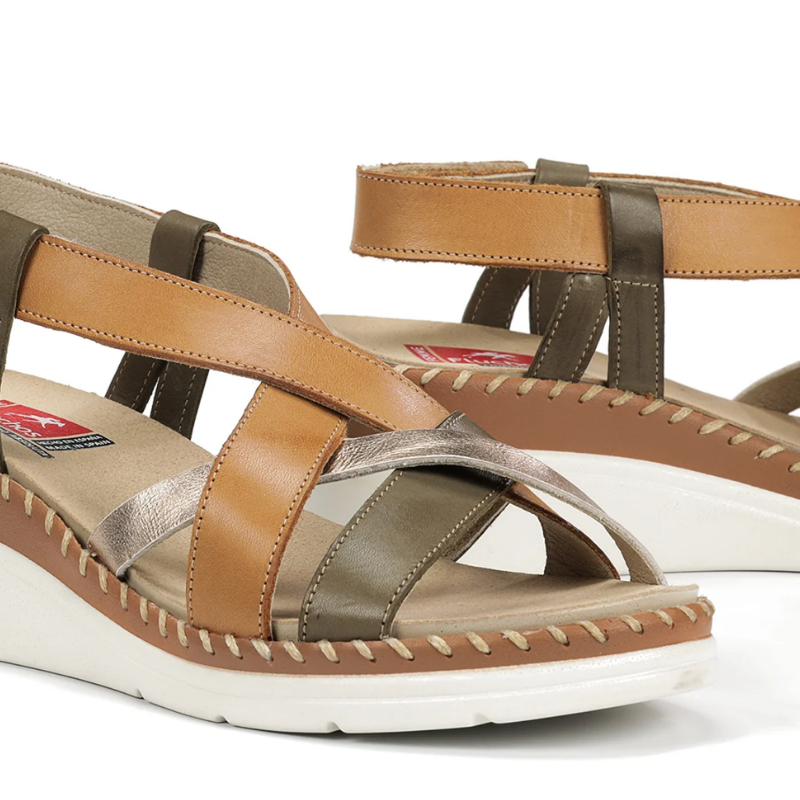 SANDALIA TIRAS CUERO KAKI F2135