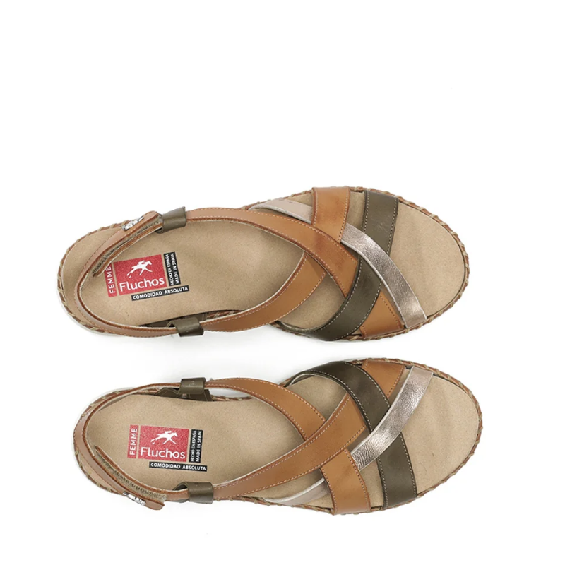 SANDALIA TIRAS CUERO KAKI F2135