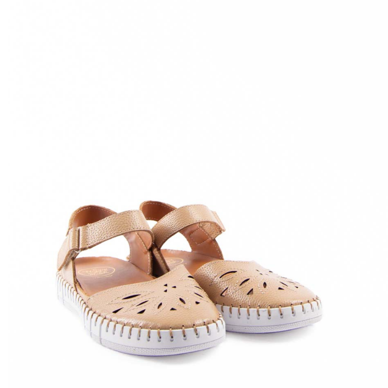 SANDALIA PUNTERA CERRADA BEIGE CRETA018