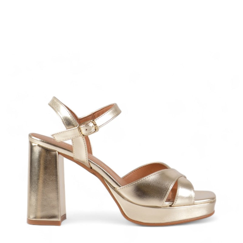 SANDALIA PLATAFORMA PLATINO 2253