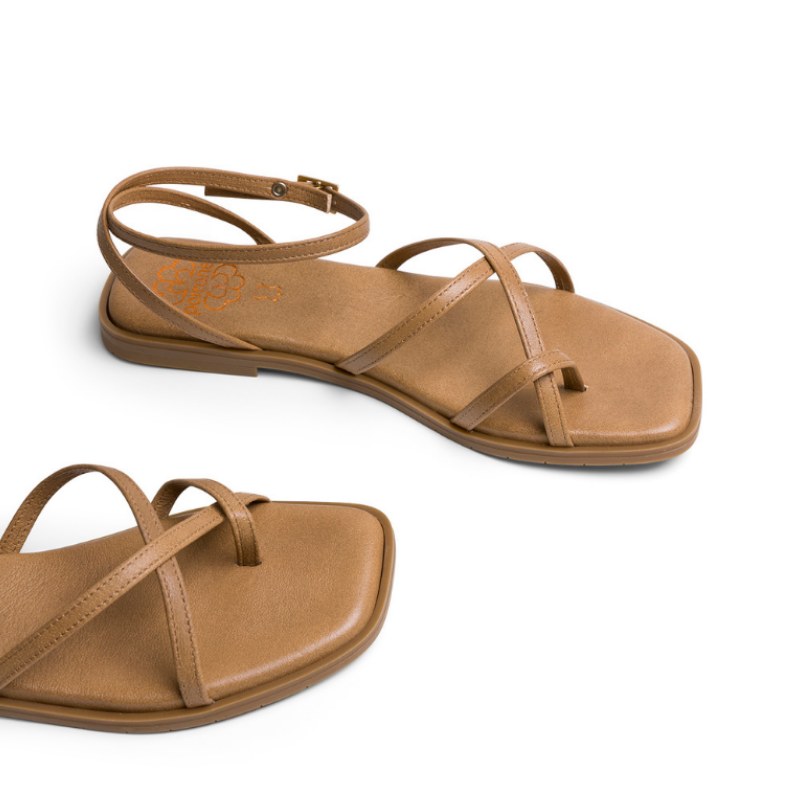 SANDALIA TIRAS DEDO TAUPE