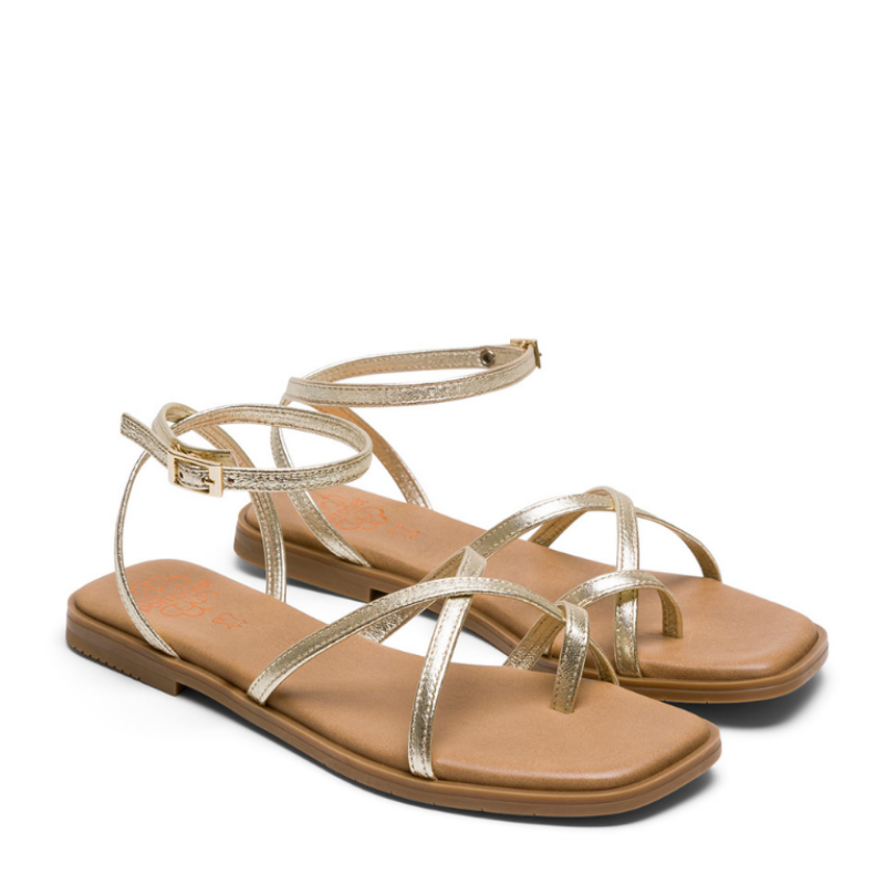 SANDALIA TIRAS DEDO ORO