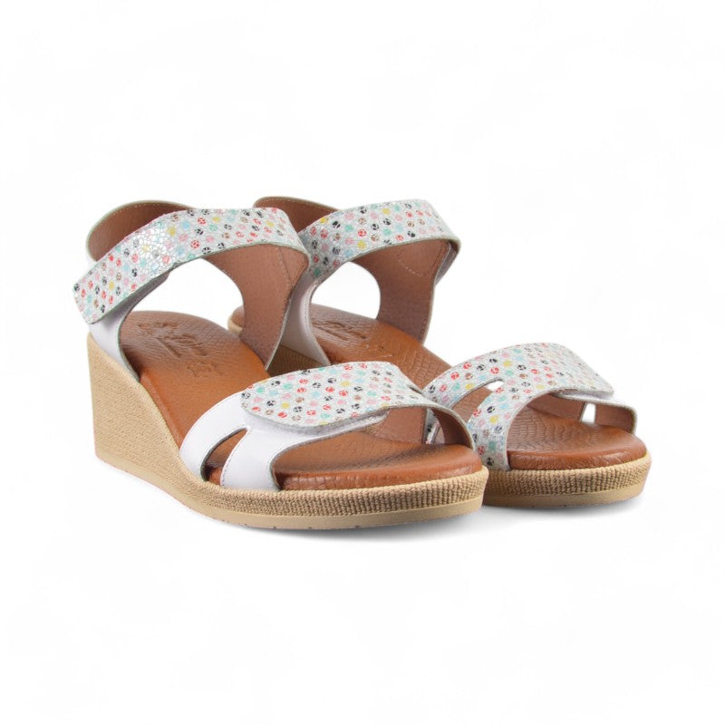 SANDALIA VELCROS PUNTOS BLANCO 25132