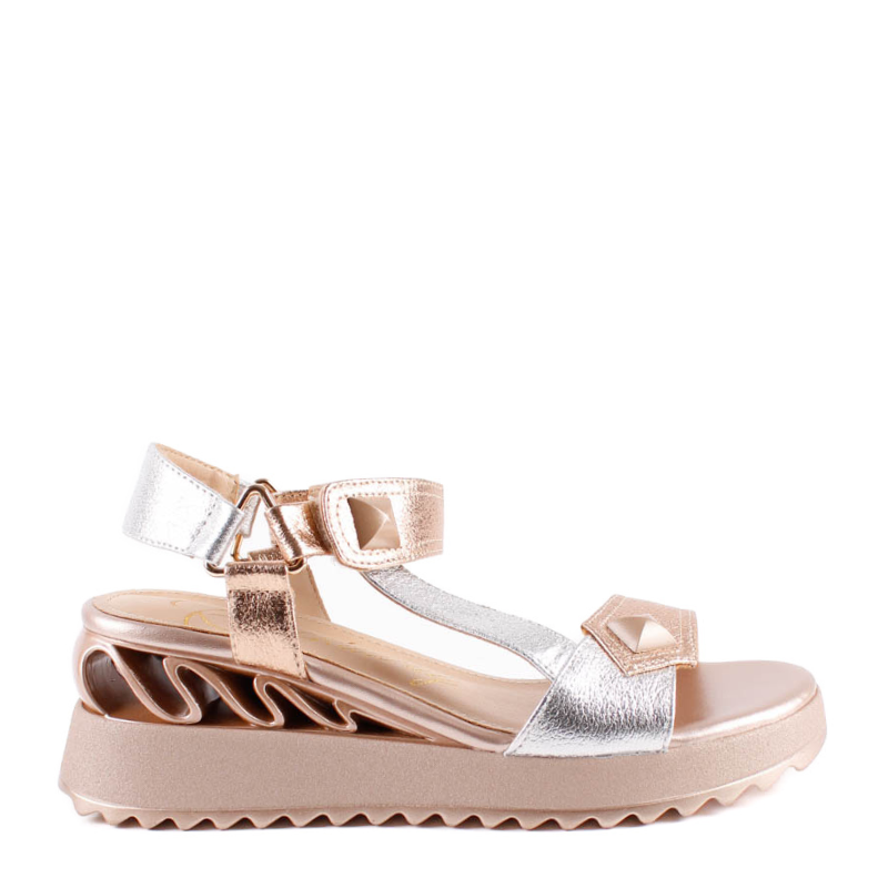 SANDALIA CUÑA TACHA ORO ROSA 85803D