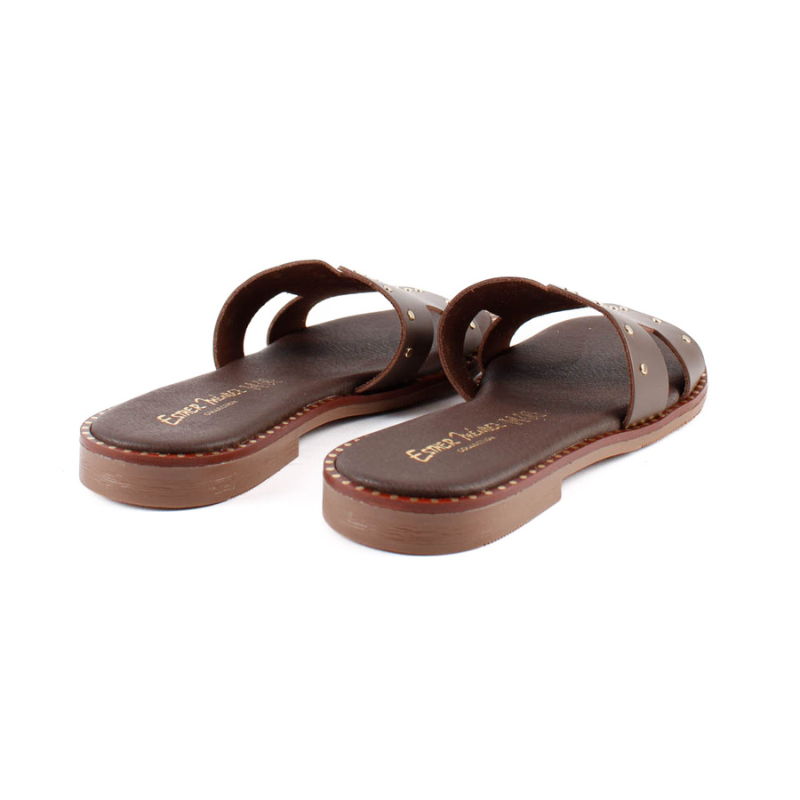 SANDALIA PALA TACHAS MARRON 5840