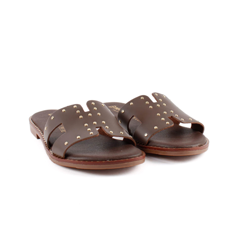 SANDALIA PALA TACHAS MARRON 5840