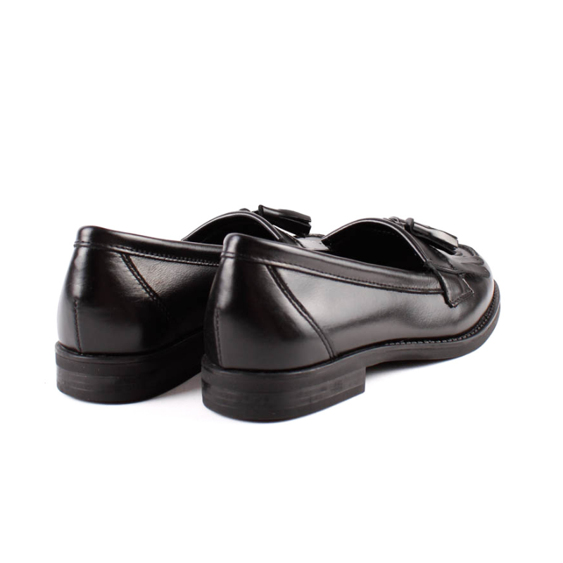 MOCASIN FLECOS Y BORLA PIEL NEGRO 1110