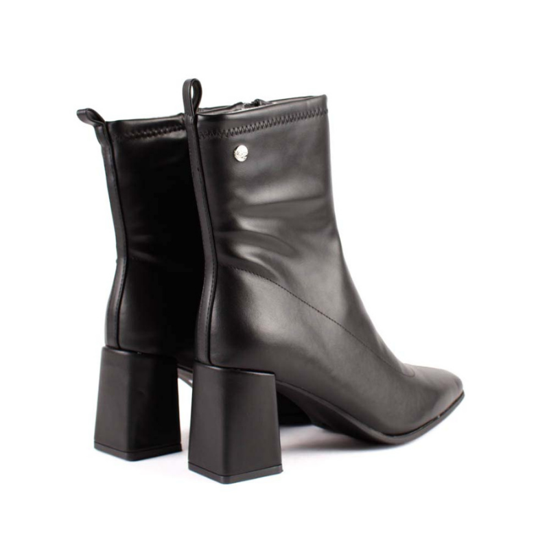 BOTIN STRETCH NEGRO 570