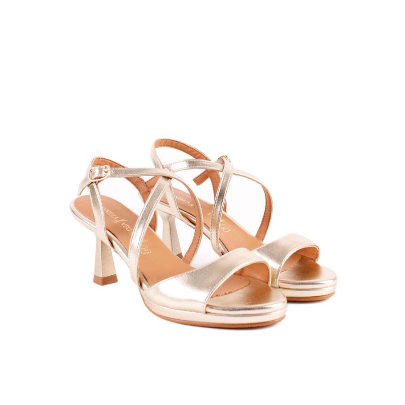 SANDALIA TIRAS CRUZADAS PLATINO 2432A