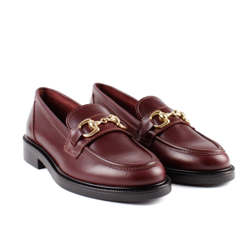 MOCASIN ADORNO METALICO BURDEOS 4844